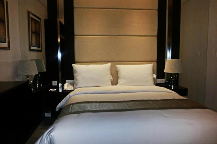 Room 28 of 46