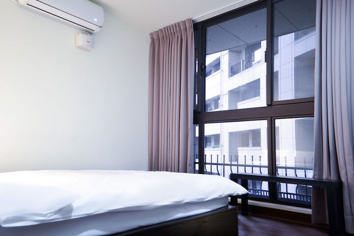 Room 8 of 44