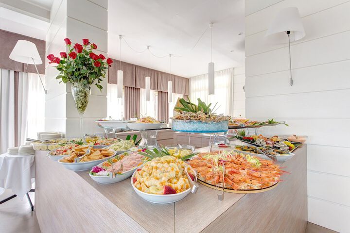 Dining 63 of 79