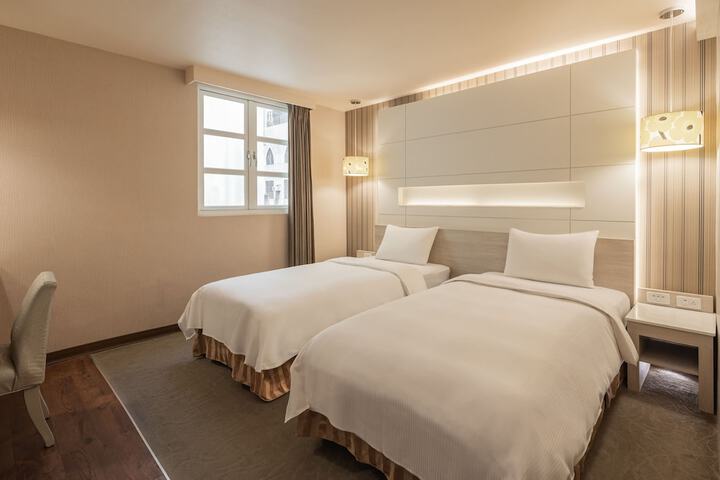 Room 6 of 38
