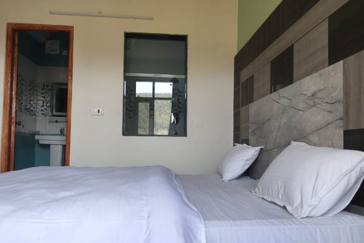 Room 2 of 7