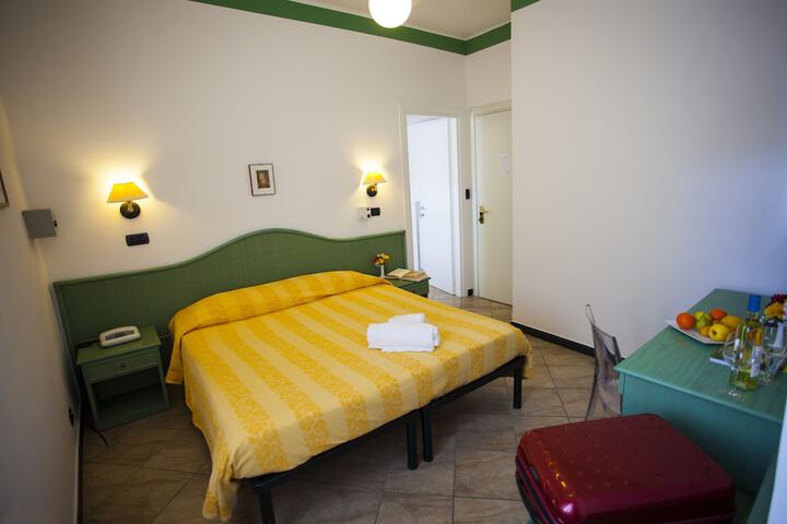 Room 7 of 51
