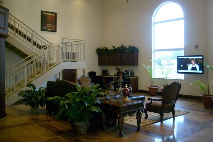 Business Center 27 of 37