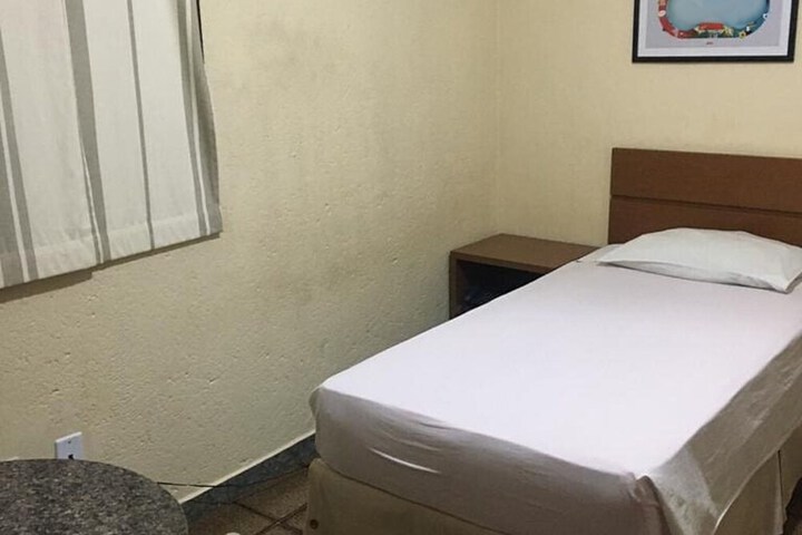 Room 4 of 13