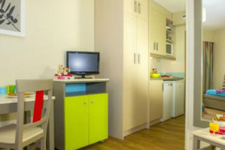 Room 12 of 25