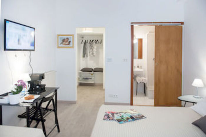 Room 11 of 14