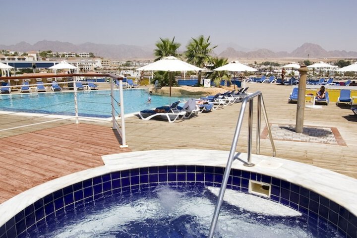 Pool Hotel
