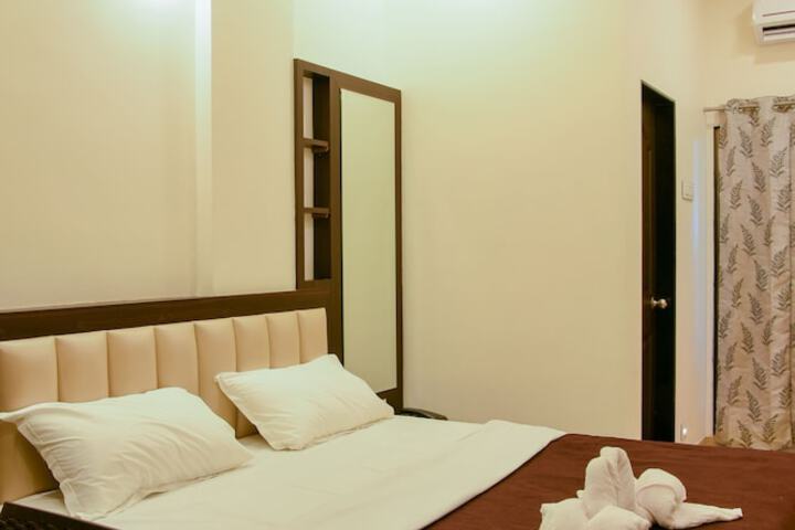 Room 6 of 34