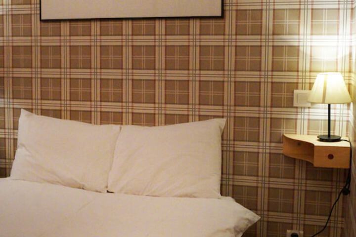 Room 11 of 26