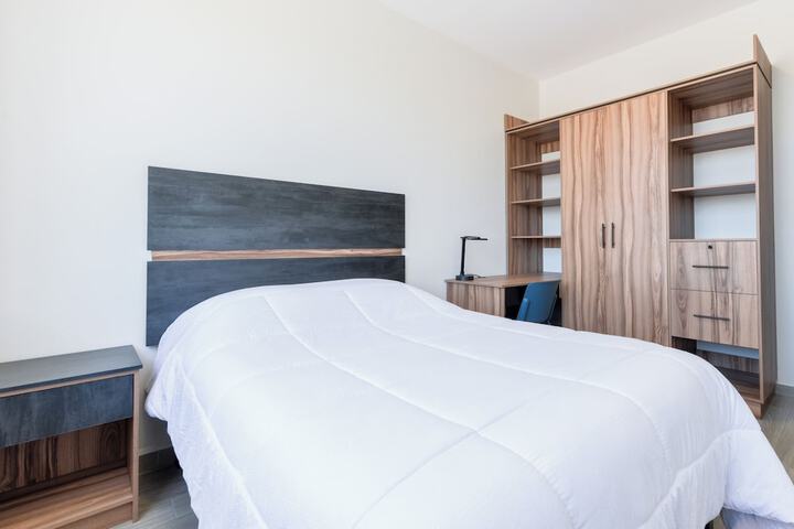 Room 40 of 228