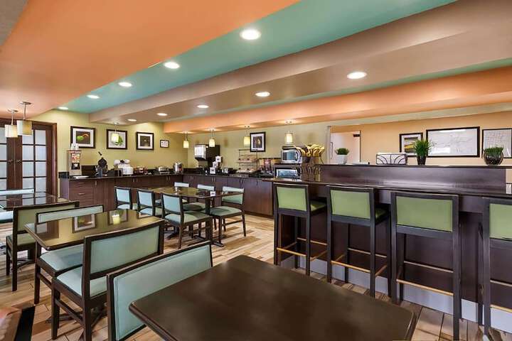 Breakfast/Coffee Service 25 of 31