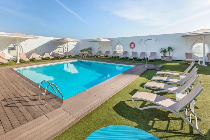 Pools & Facilities