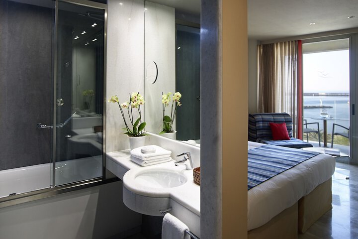 Room 41 of 74