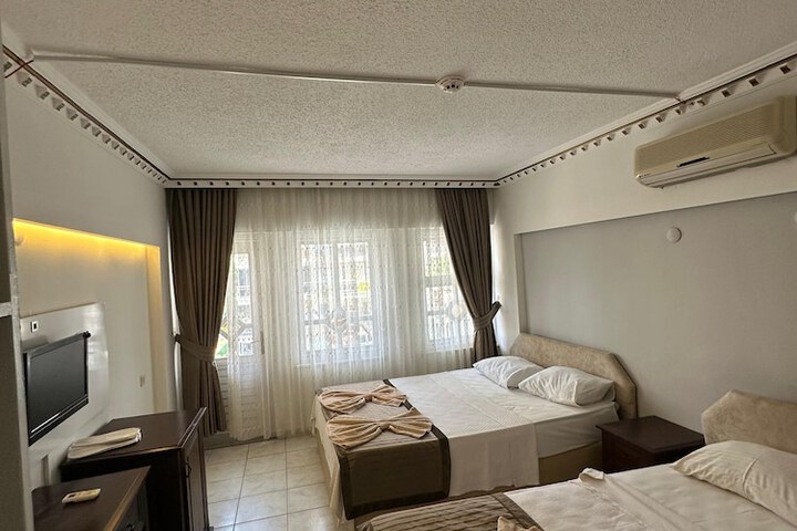 Room 17 of 46
