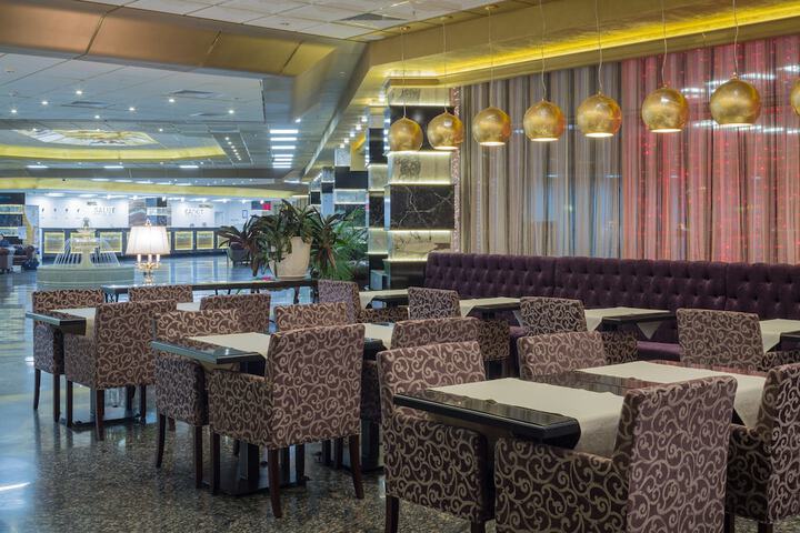 Lounge 97 of 120