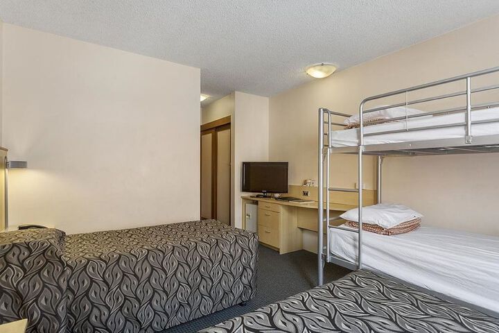 Room 8 of 38
