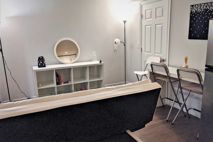 Room 2 of 20
