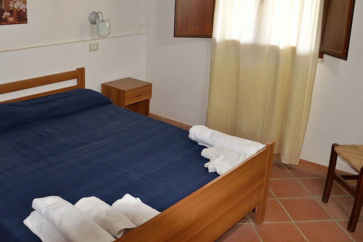 Room 21 of 27