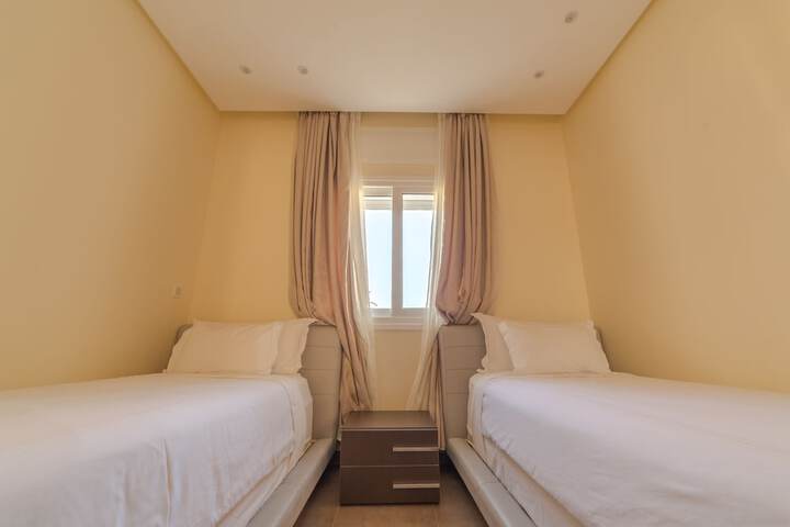 Room 2 of 22