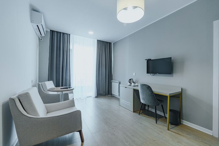 Room 28 of 53