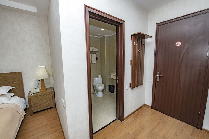 Room 12 of 93