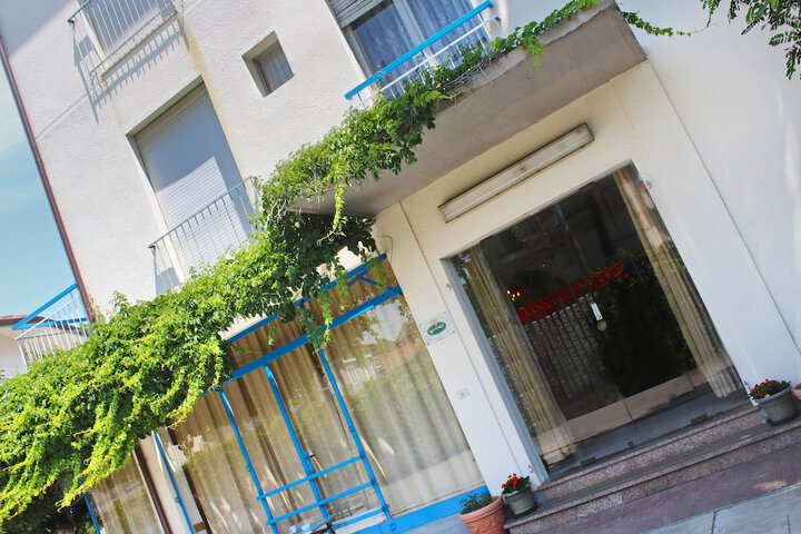 Hotel 38 of 39