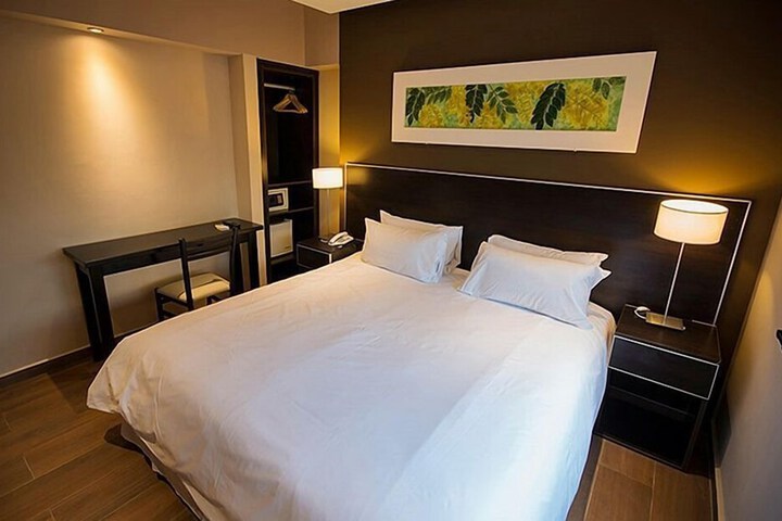 Room 10 of 21