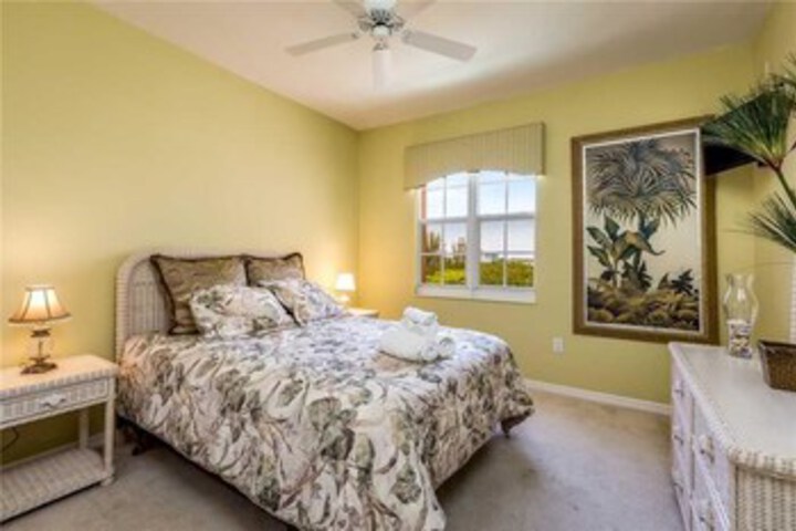 Room 25 of 27