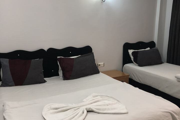 Room 12 of 137