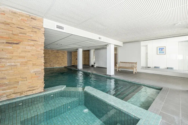 Pool 9 of 14