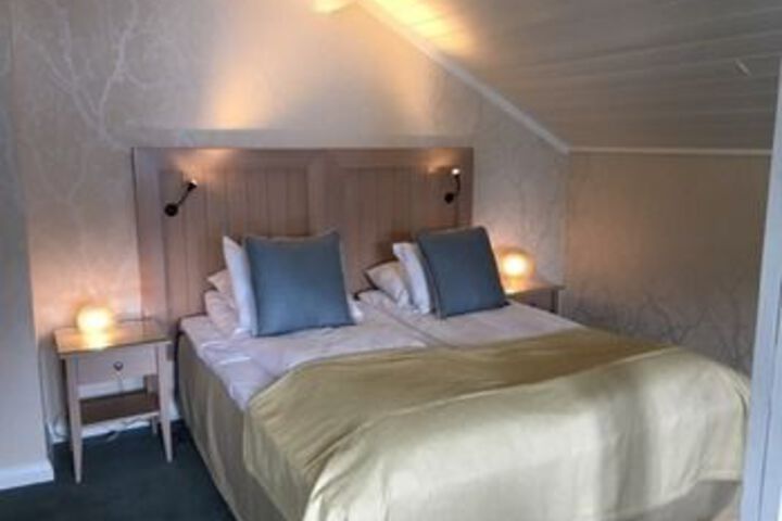 Room 45 of 106