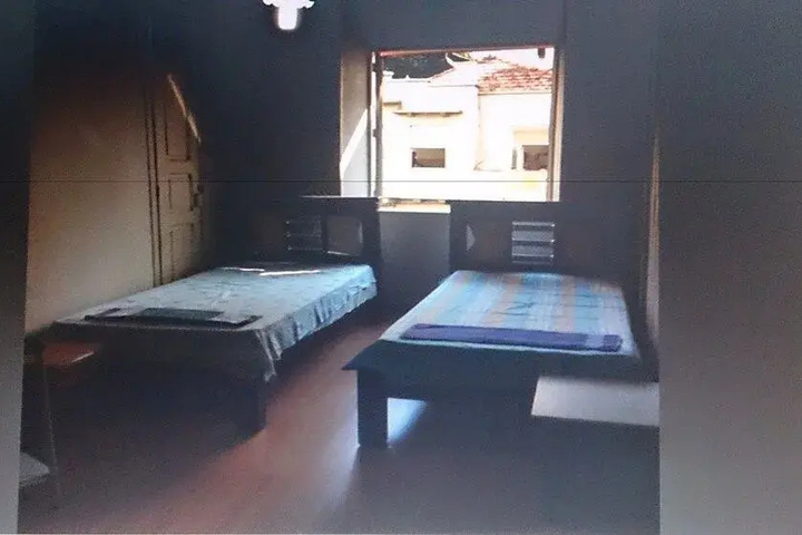 Room 2 of 3