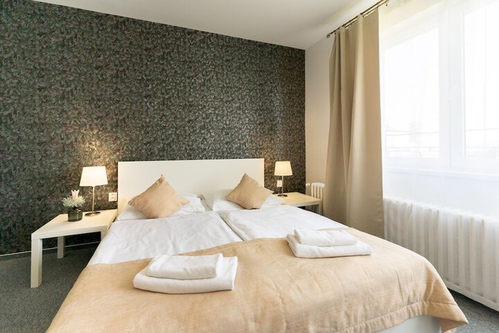 Room 5 of 60