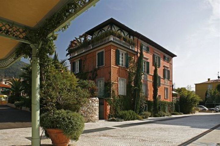 Photo 9