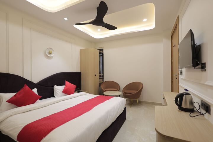 Room 10 of 83