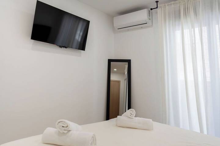 Room 13 of 76
