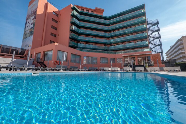 Pools & Facilities