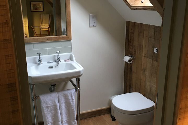 Room 4 of 39