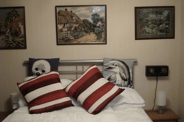 Room 6 of 19
