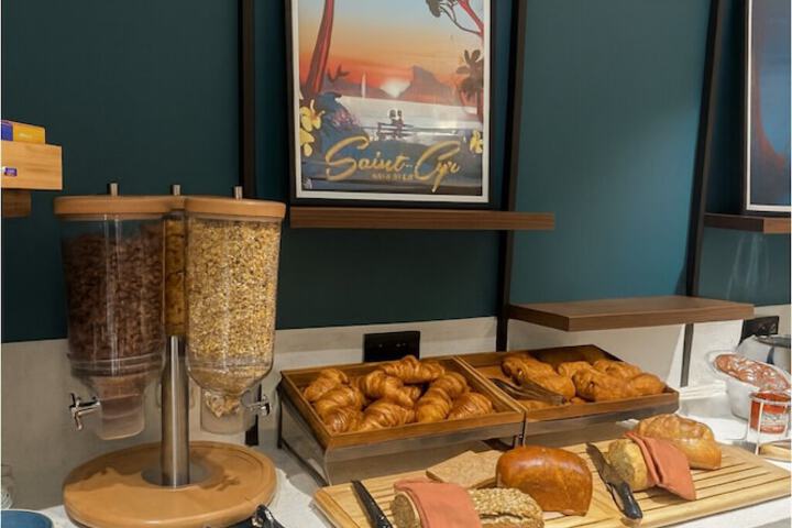 Breakfast area