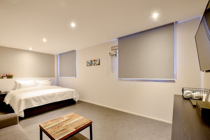 Room 14 of 35