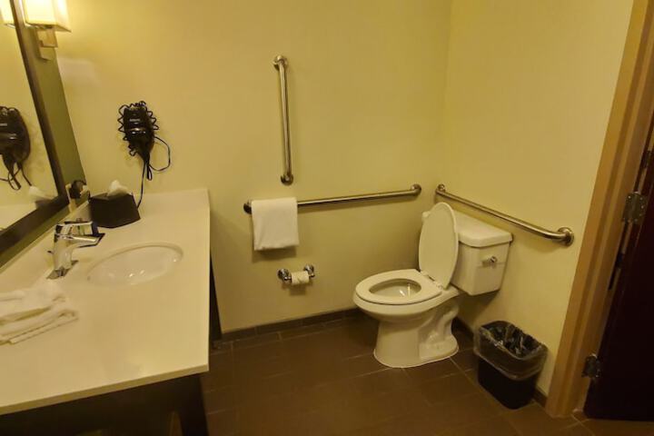 Room 17 of 35