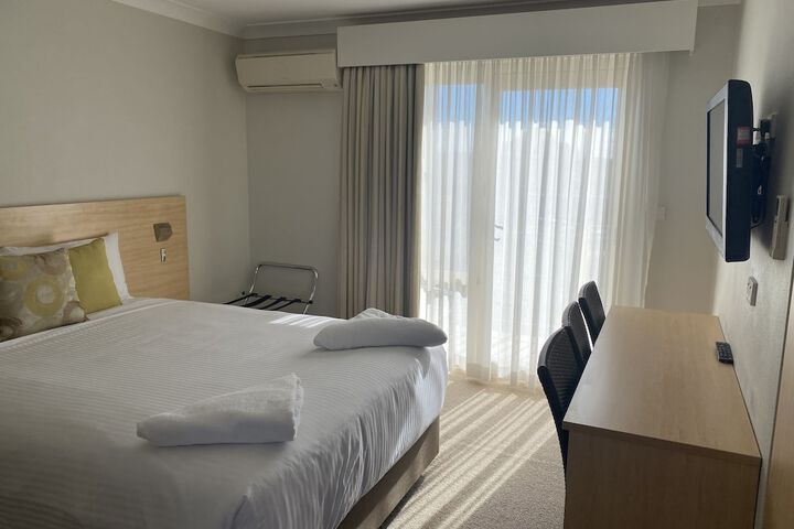 Room 9 of 26