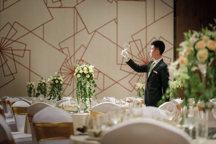 Dining 48 of 92