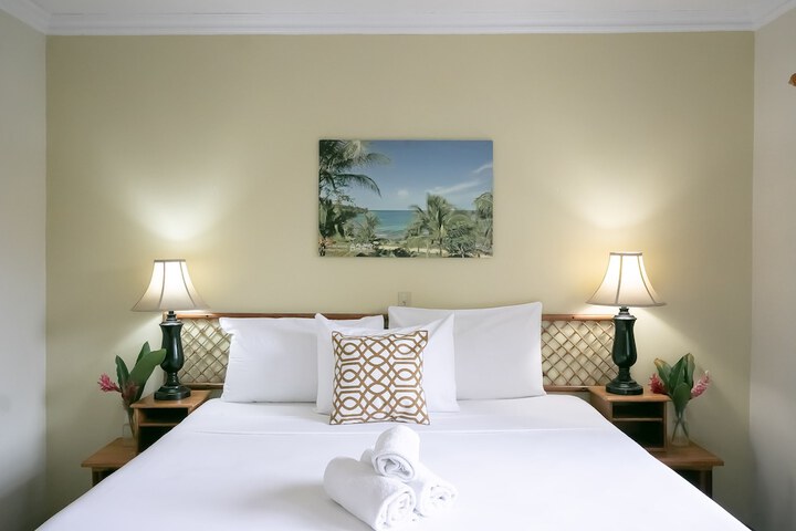 Room 8 of 50