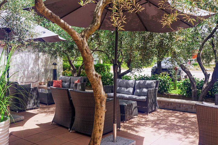 Terrace/Patio 11 of 40