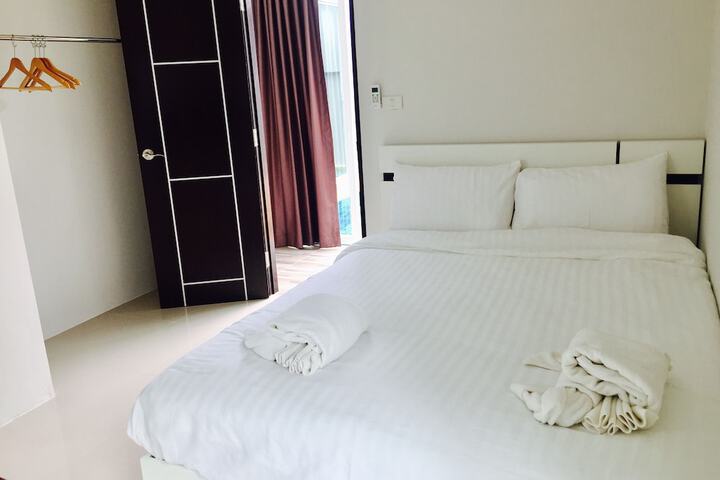 Room 25 of 138
