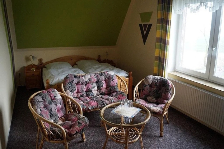 Room 2 of 19