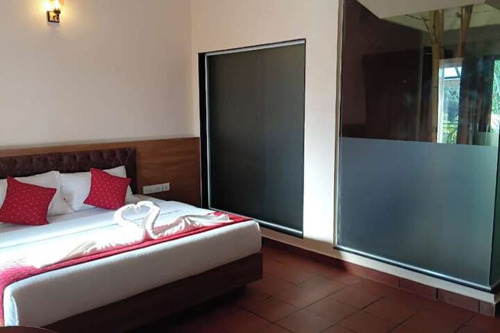 Room 9 of 63
