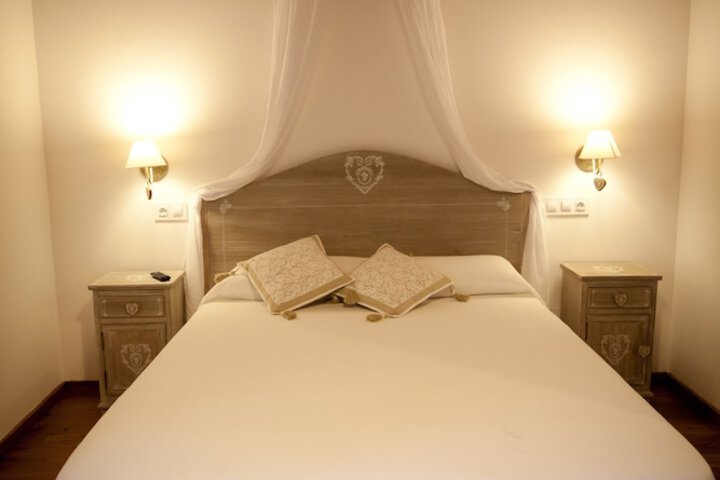 Room 5 of 37